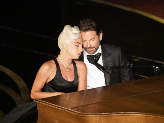 Gaga aclara los rumores sobre su relación con Bradley Cooper