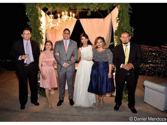 La boda civil de Scarleth Sandres y Manuel Cálix