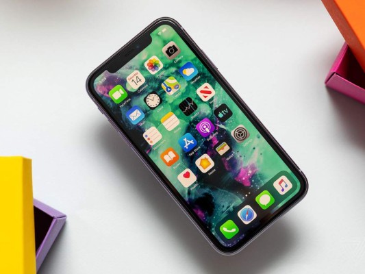 10. organiza tu teléfono<br/>Es tiempo de eliminar todo lo que no sirve en tu celular, como aquella foto de lo que comiste hace meses, esa captura que ya no ocupas o mejor aún borra todas las imágenes que mandan los grupos de Whatsapp. El funcionamiento de tu teléfono se va a acelerar y tú habrás pasado el tiempo sin darte cuenta.