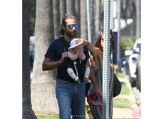 Bradley Cooper e Irina disfrutan unas vacaciones junto a su hija