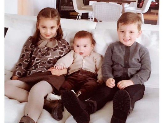 Imposible no amar esta imágen posteada por Ivanka Trump en Instagram aquí están Arabella Rose Kushner de cuatro años, Joseph Frederick de dos y Theodore de 8 meses