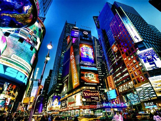 Recorre la ciudad, visita Brooklyn o pasea por Times Square. En Nueva York las posibilidades son infinitas.