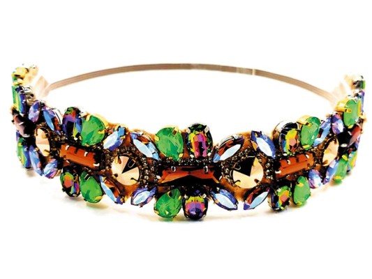 Headband de pedrería hecha a mano by @dianamoralesjewelry