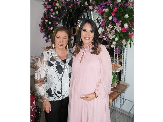 Celebración maternal para María Fernanda Welchez  