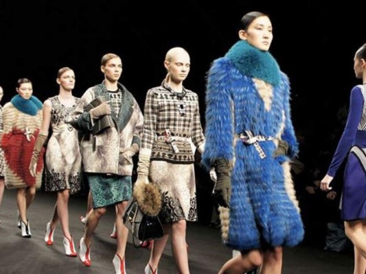 Por coronavirus China se conecta de manera virtual en Milan Fashion Week