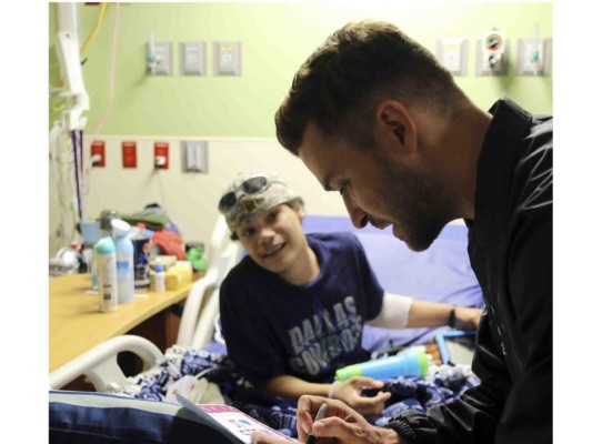 Justin Timberlake visita un hospital infantil en Texas