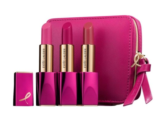 Estée Lauder lanzó el set 'Pink Perfection Lipstick'. ¡El 100% de las ventas de este productos van destinadas a el Breast Cancer Research Foundation!