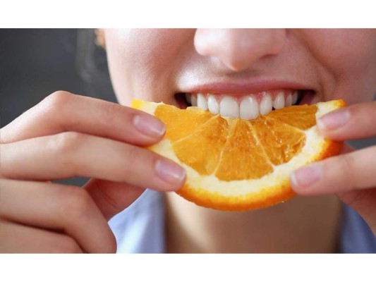 Existen muchos cítricos recomendados para usar de forma natural y saludable. Diversos de estos, según especialistas, tienen muchísimas propiedades y son muy ricos en vitamina C, esto hace que tu salud esté a tope. Aquí mencionamos los más importantes para que los pongas en práctica y consumas.