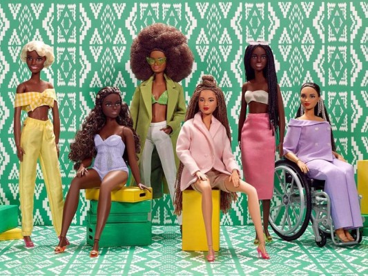 Una colección de Barbies alusivasa al black history month  