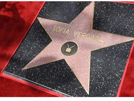 Sofía Vergara recibe estrella en el Paseo de la Fama en Hollywood