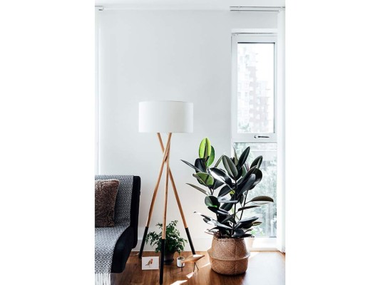 <br/>Usa diferentes bases para un efecto distinto y personalizado. Las piezas con efecto de tejido de fibras naturales son perfectas para las atmósferas zen y minimalistas. Procura que las plantas sean colocadas justo donde reciben la mejor cantidad de luz a lo largo del día.<br/>