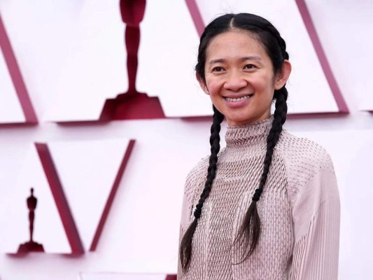 Chloe Zhao se convierte en la segunda directora condecorada con un Óscar