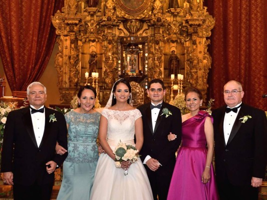 El enlace religioso de Alvaro López y Alejandra Sarmiento