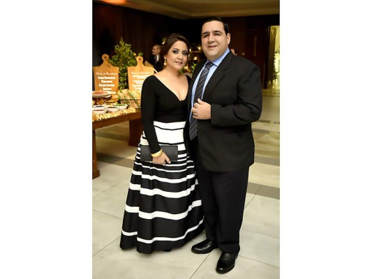 Elías Chahín y María Yuja celebran su boda eclesiástica  