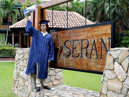 Graduación de los Seniors 2020 de la Escuela Seran