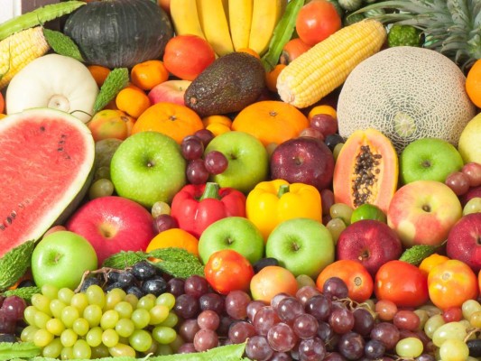 Ahorra dinero!Es cierto que las frutas ofrecen varias beneficios a tu salud, pero también es un hecho que es mucho más barato en comparación con otros productos alimenticios. Considera la compra local de productos agrícolas para hacer algunos ahorros adicionales. La próxima vez que quieras una barra de chocolate, mira el precio y da la media vuelta en busca de una crujiente manzana, pera o melocotón o un puñado de jugosas uvas dulces. ¿Qué es más barato? ¿Qué es mejor para ti? Pan comido! Ahorra dinero!Es cierto que las frutas ofrecen varias beneficios a tu salud, pero también es un hecho que es mucho más barato en comparación con otros productos alimenticios. Considera la compra local de productos agrícolas para hacer algunos ahorros adicionales. La próxima vez que quieras una barra de chocolate, mira el precio y da la media vuelta en busca de una crujiente manzana, pera o melocotón o un puñado de jugosas uvas dulces. ¿Qué es más barato? ¿Qué es mejor para ti? Pan comido!