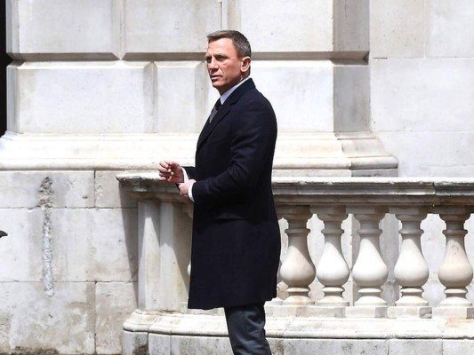 Tom Ford viste a James Bond en 'Spectre'