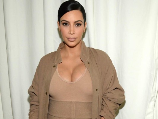 Kim Kardashian revela su secreto para el escote perfecto
