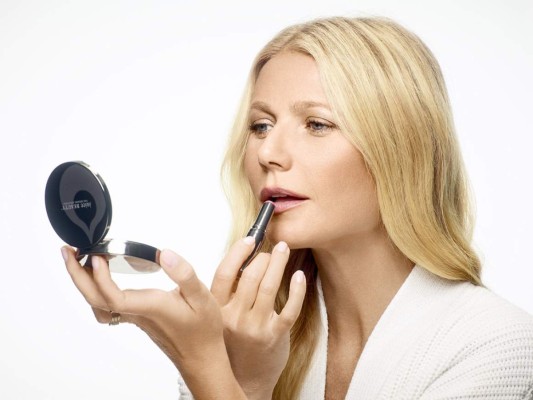 Gwyneth Paltrow advierte sobre el plomo en los labiales