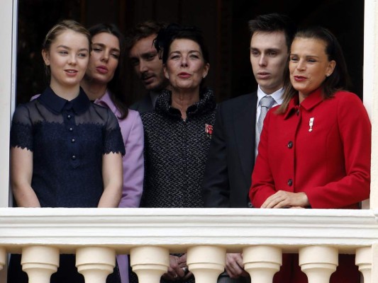 Alexandra de Hanover, Charlotte y Pierre Casiraghi, princesa Carolina de Hanover, Louis Ducruet y Estefanía de Mónaco Alexandra de Hanover, Charlotte y Pierre Casiraghi, princesa Carolina de Hanover, Louis Ducruet y Estefanía de Mónaco