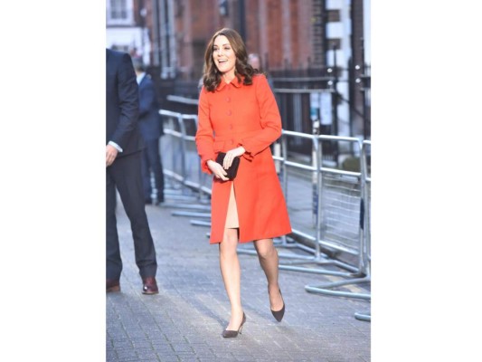 Kate Middleton visita niños de un Hospital en Londres
