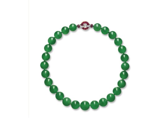 Collar de Jadeíta Hutton-Mdivani<br/>Es una de las alhajas más caras de Cartier con un costo de 27.4 millones de dólares. Su nombre hace honor a la heredera Barbara Hutton y la princesa Nina Mdivani.<br/>