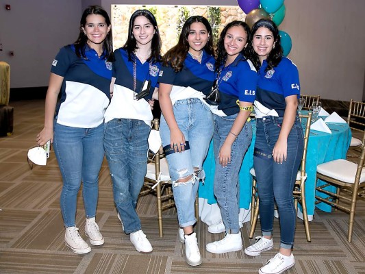 Ivanna Yuja, Arielle Rosenthal, Isabella Rishmawi, Lillian Andino y Grazia Canahuati. Ivanna Yuja, Arielle Rosenthal, Isabella Rishmawi, Lillian Andino y Grazia Canahuati.