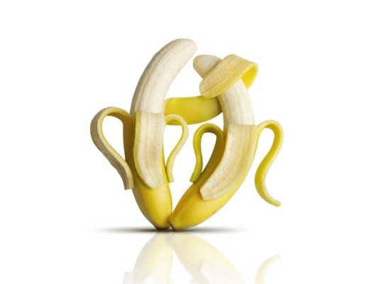 Mejora tu humorComer el tipo correcto de fruta tendra un impacto directo a tu humor. Un cereal sencillo con banano no es solamente un desayuno salludable pero además te hará más feliz. Esto es debido a que contienen vitamina B6, que te ayuda a convertir el aminoácido triptófano en serotonina, que es esencial para la regulación del estado de ánimo. Mejora tu humorComer el tipo correcto de fruta tendra un impacto directo a tu humor. Un cereal sencillo con banano no es solamente un desayuno salludable pero además te hará más feliz. Esto es debido a que contienen vitamina B6, que te ayuda a convertir el aminoácido triptófano en serotonina, que es esencial para la regulación del estado de ánimo.