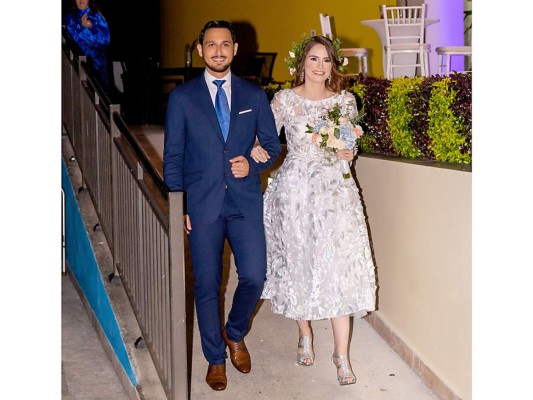 Alejandro Martínez y Paola Pineda se casan por lo civil