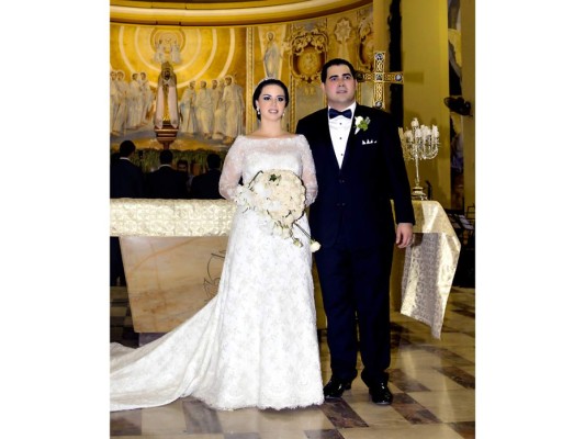 Giordanna y Guillermo se casan por la iglesia  