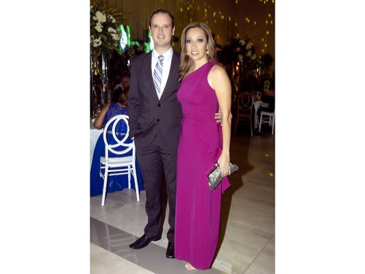 Rodrigo Elizeche y Frances Barahona se casan