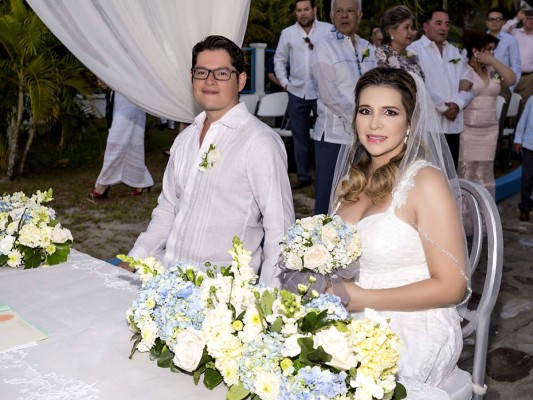 Romántica boda protagonizan Carlo Sierra y Melissa Figueroa   