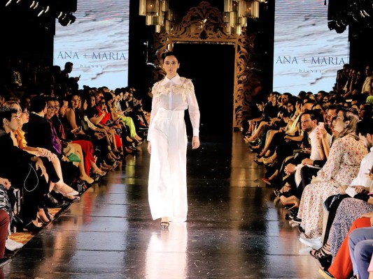 ANA + MARÍA vistió de blanco el Estilo Moda 2019