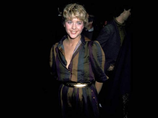 En 1981 una joven Meg Ryan aparece en la alfombra roja por primera vez, ella fue una joven promesa de Hollywood en ese tiempo mostrando una sonrisa que cautivaba a todos. En 1981 una joven Meg Ryan aparece en la alfombra roja por primera vez, ella fue una joven promesa de Hollywood en ese tiempo mostrando una sonrisa que cautivaba a todos.