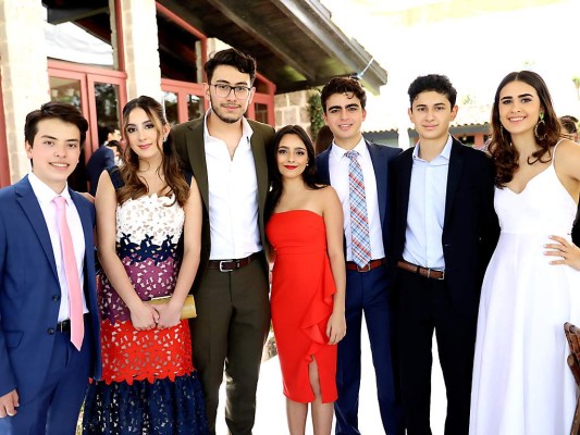 Juan Carlos Bustillo,Alexa Weddle, Rene Umaña, Antonella Canahuati, Daniel Simon, Antonio Bálsamo y Mikaela Facusse Juan Carlos Bustillo,Alexa Weddle, Rene Umaña, Antonella Canahuati, Daniel Simon, Antonio Bálsamo y Mikaela Facusse