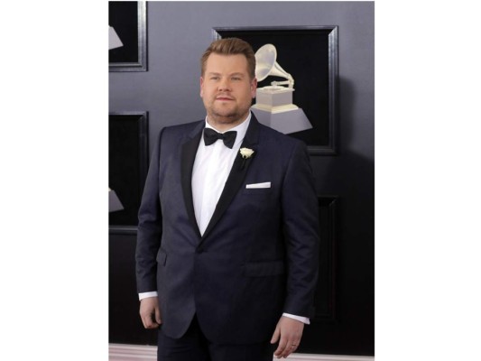 ¿Por qué llevaban los famosos una rosa blanca en los Grammy?