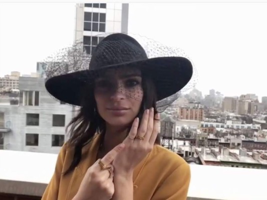 https://www.instagram.com/p/Bfl6Qz0F78b/Emily Ratajkowski/Instagram https://www.instagram.com/p/Bfl6Qz0F78b/Emily Ratajkowski/Instagram