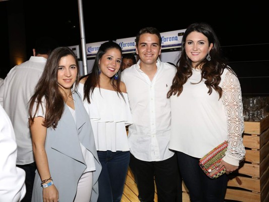 Belanova realizó exclusiva presentación en Tegucigalpa para Corona