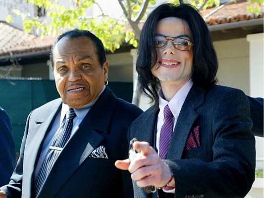 Muere el padre de Michael Jackson