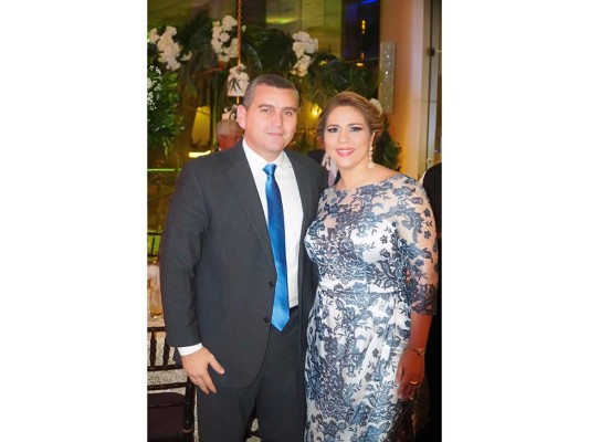 Dennis Quan y Sara Gómez celebran boda eclesiástica