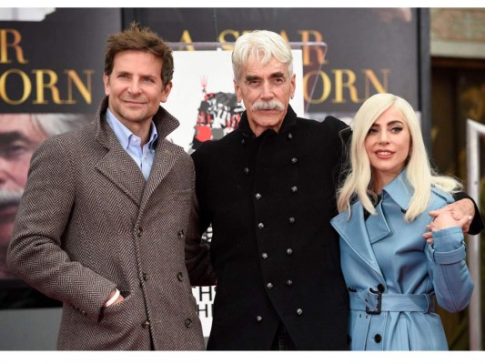 Bradley Cooper y Lady Gaga apoyan a Sam Elliott en su homenaje en Hollywood
