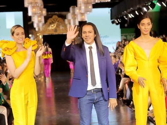 Roberto Ramírez da un toque floral a las pasarelas de Estilo Moda 2019