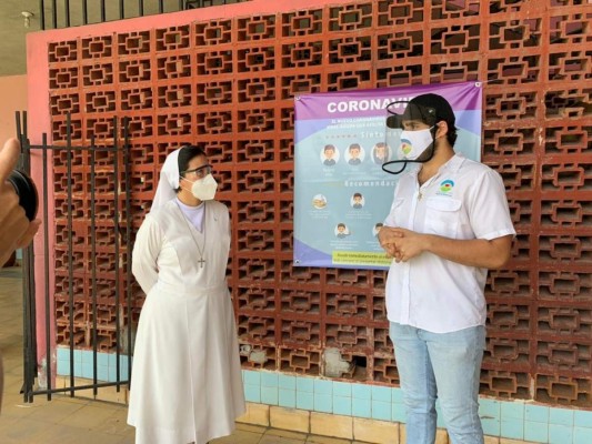 La fundación Voces de Esperanza entrega víveres durante la pandemia  