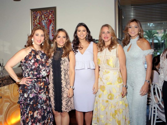 Jenny Vitanza, Giselle Rishmawy, Yamileth Chahín, María Edith Vitanza y Ericka Morales.