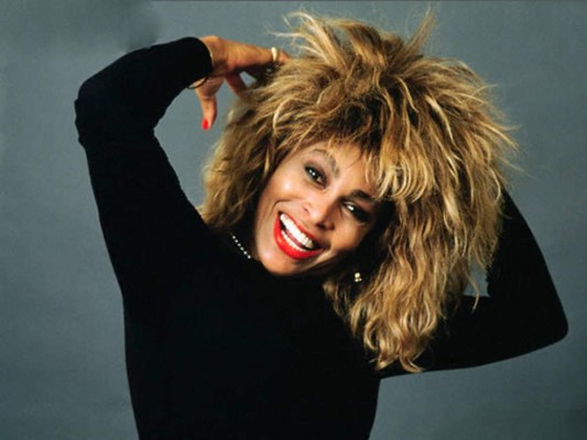 Tina Turner con la edad de 74, se ha hecho una gran carrera en la industria de la música, es considerada la “Reina del Rock”, por sus 50 años de trayectoria como artista de ese género, lamentablemente se encuentra en “The Death List”.