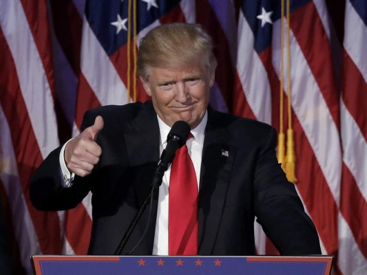 Donald Trump hizo lo impensable y ganó la presidencia de los Estados Unidos, tal y como lo predijeron Los Simpson, el multimillonario fue electo por una considerable mayoría en las elecciones recientes y será el inquilino número 45 de la Casa Blanca