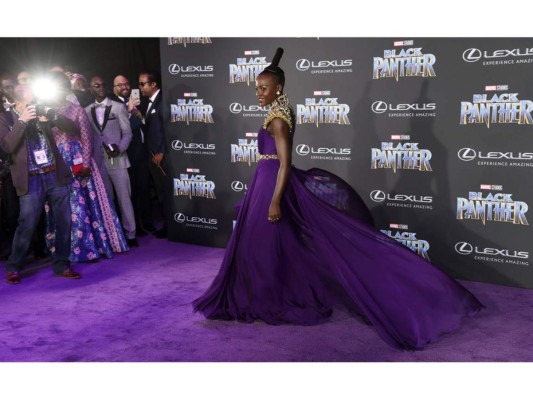 Lupita Nyong'o deslumbró en la Alfombra Morada de la Premiere de Black Panther