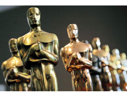 La más nominada. The Revenant lidera las nominaciones a los premios Oscar en 12 categorías: Mejor Película, Mejor Director, Mejor Actor, Mejor Actor Secundario, Mejor Cinematografía, Mejor Diseño de Vestuario, Edición de Sonido, Mezcla de Sonido, Maquillaje y Peinado, Efectos Visuales, Edición y Diseño de Producción. La más nominada. The Revenant lidera las nominaciones a los premios Oscar en 12 categorías: Mejor Película, Mejor Director, Mejor Actor, Mejor Actor Secundario, Mejor Cinematografía, Mejor Diseño de Vestuario, Edición de Sonido, Mezcla de Sonido, Maquillaje y Peinado, Efectos Visuales, Edición y Diseño de Producción.