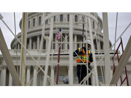 <br/>9.- Durante la maratónica ceremonia trabajaron alrededor de 28 mil personas y tres docenas de agencias de seguridad.