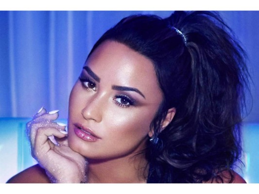 Demi Lovato lloró arriba del escenario al cantar 'Sober'